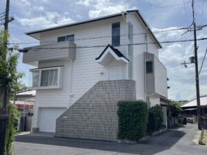 淡路島洲本市/外壁塗装、屋根カバー工法工事で超軽量の屋根と、光沢性抜群の外壁に！